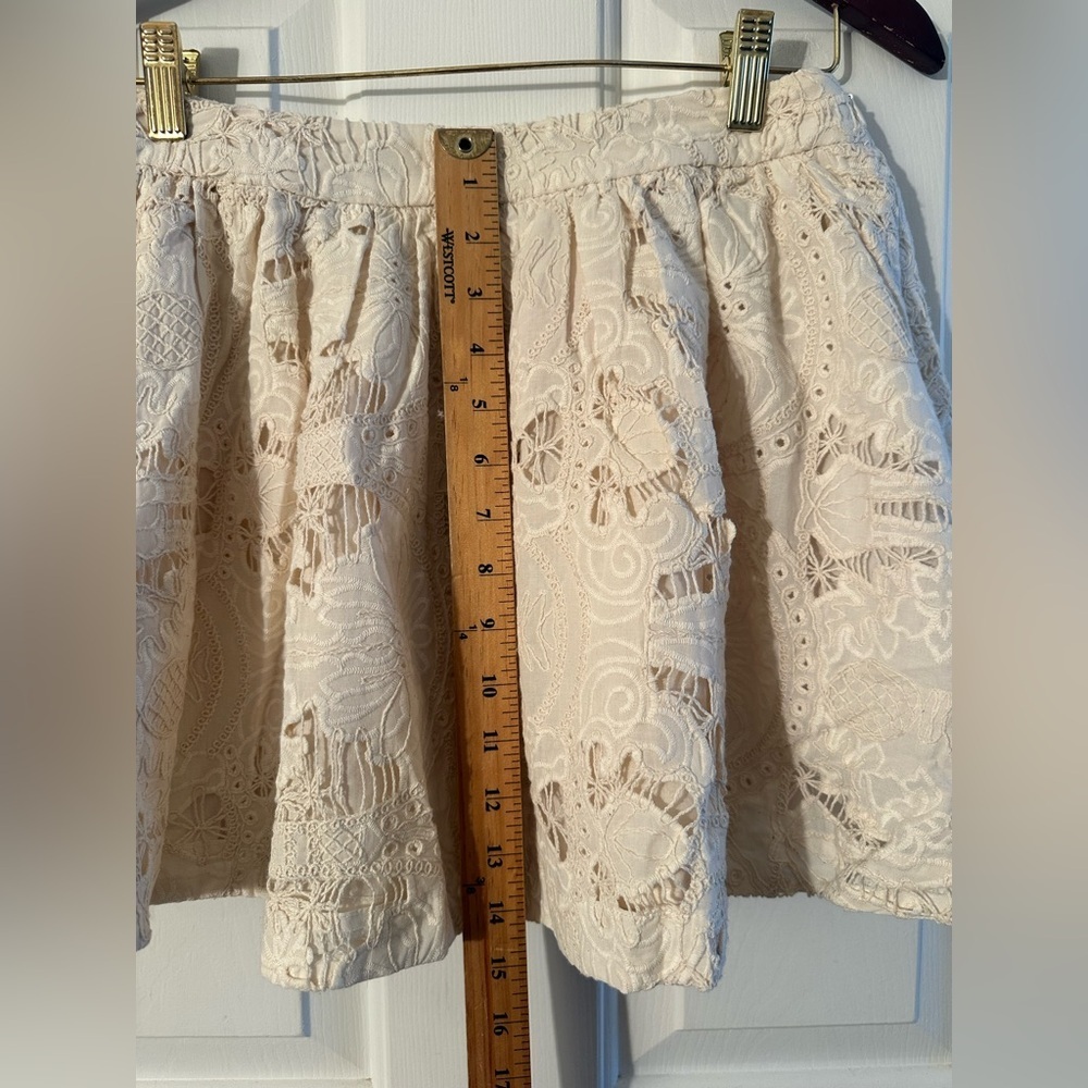 Anthro JACQUIE THE LABEL Bohemian Romantic Embroidery Md Celina Mini Skirt Ivory - Picture 7 of 13